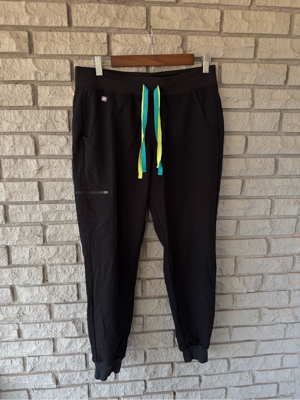 FIGS Solid Black Multi-Color Tying Zamora
Jogger Scrub Pants Size Medium